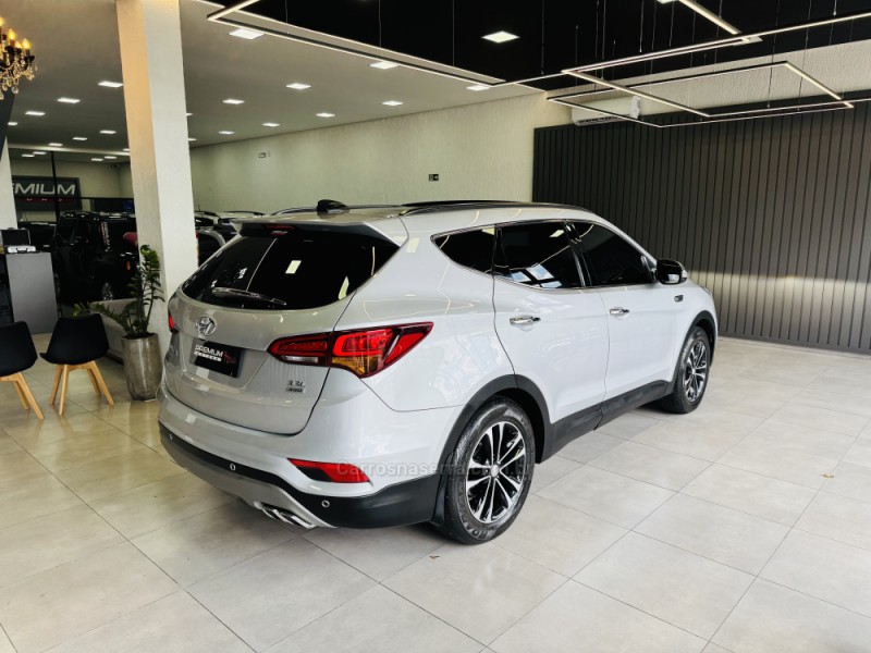 SANTA FÉ 3.3 MPFI 4X4 7 LUGARES V6 270CV GASOLINA 4P AUTOMÁTICO - 2019 - DOIS IRMãOS