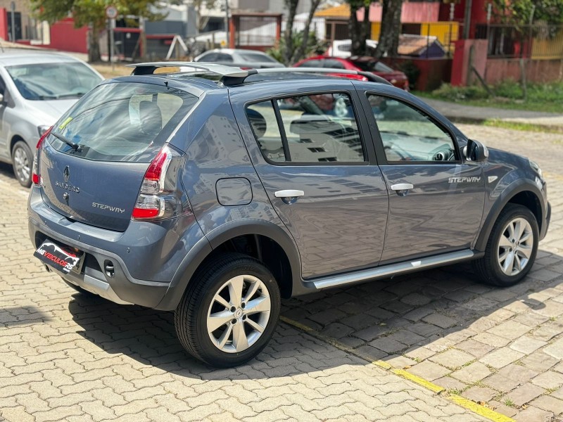 SANDERO 1.6 STEPWAY 8V FLEX 4P MANUAL - 2013 - CAXIAS DO SUL