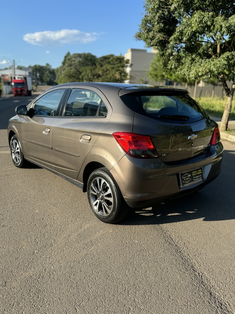 ONIX 1.4 MPFI LTZ 8V FLEX 4P MANUAL - 2014 - BENTO GONçALVES