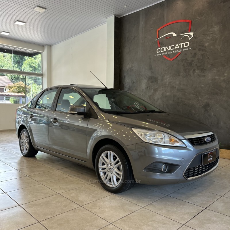 FOCUS 2.0 GHIA SEDAN 16V FLEX 4P MANUAL - 2009 - FARROUPILHA