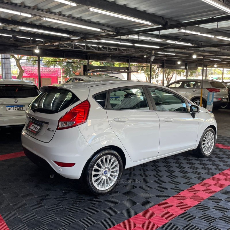 FIESTA 1.6 TITANIUM HATCH 16V FLEX 4P AUTOMÁTICO - 2014 - PASSO FUNDO