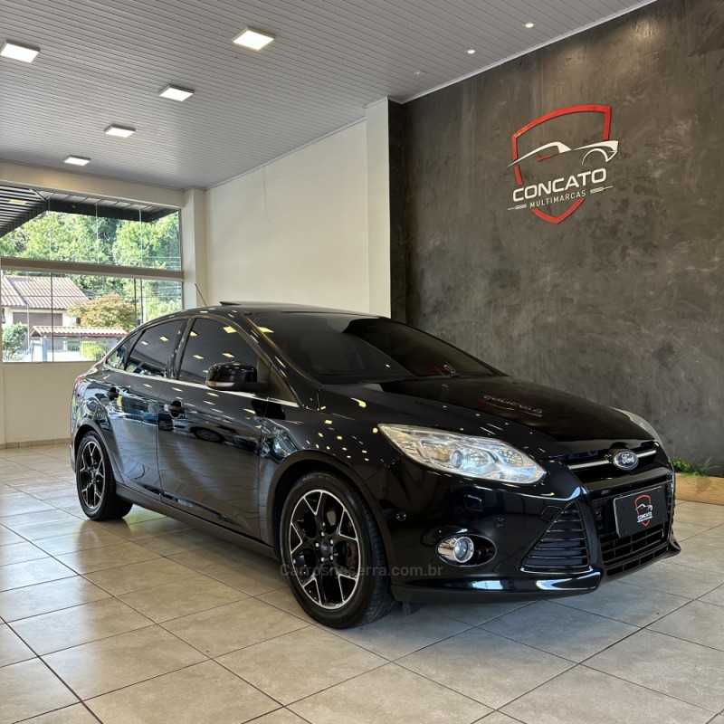 FOCUS 2.0 TITANIUM PLUS SEDAN 16V FLEX 4P AUTOMÁTICO - 2015 - FARROUPILHA