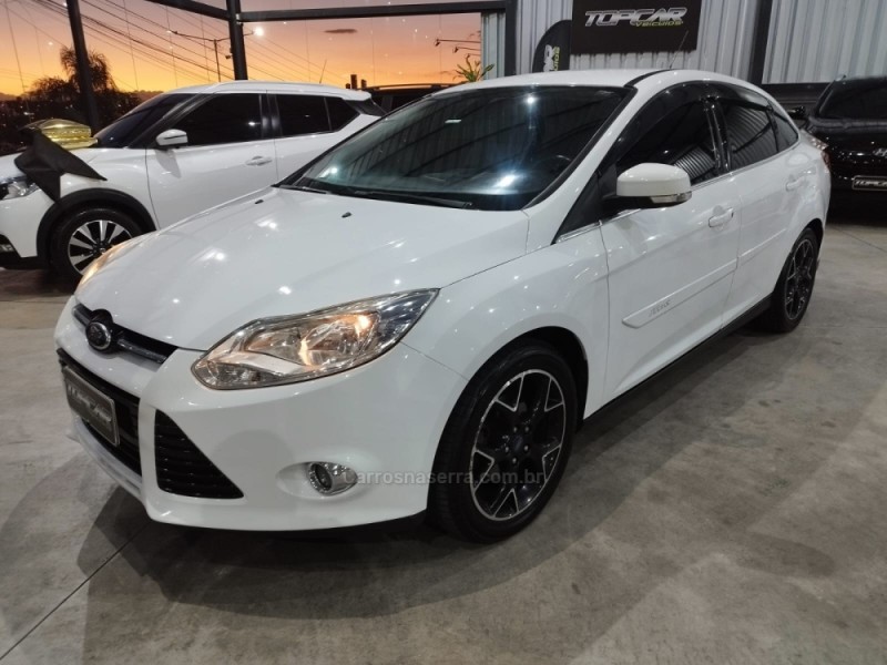 FOCUS 2.0 TITANIUM 16V FLEX 4P AUTOMÁTICO - 2015 - CAMPO BOM