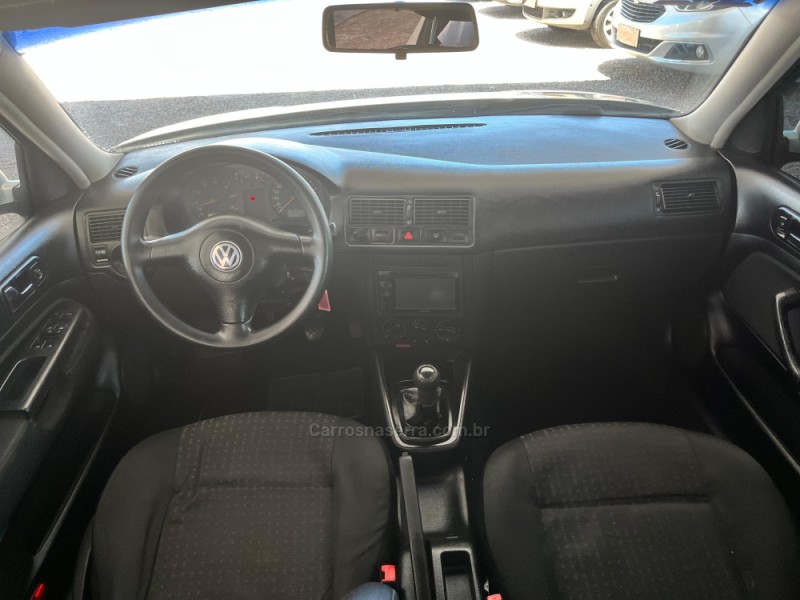 GOLF 1.6 MI 8V GASOLINA 4P MANUAL - 2002 - CAXIAS DO SUL