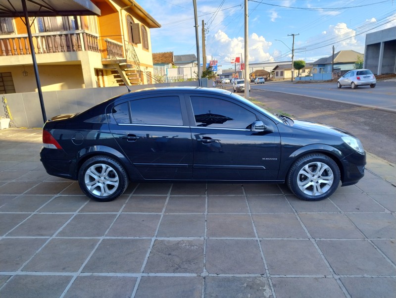 VECTRA 2.0 MPFI ELEGANCE 8V 140CV FLEX 4P MANUAL - 2011 - VACARIA