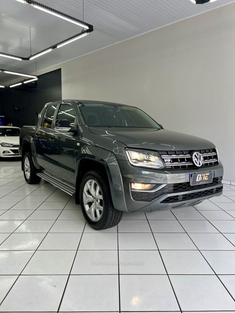 AMAROK 3.0 V6 TDI HIGHLINE CD DIESEL 4MOTION AUTOMÁTICO - 2021 - PASSO FUNDO