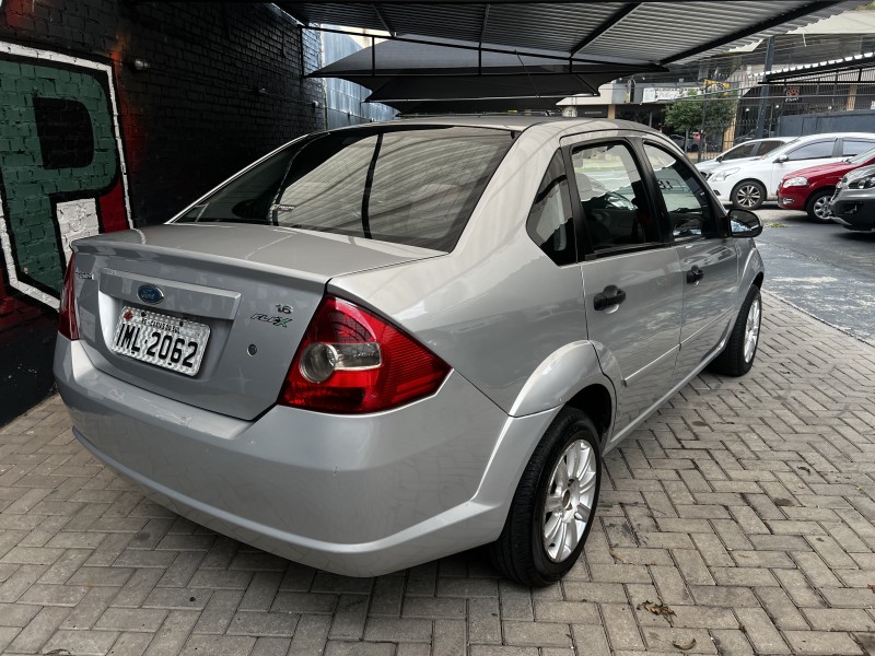 FIESTA 1.6 MPI SEDAN 8V FLEX 4P MANUAL - 2005 - CAXIAS DO SUL