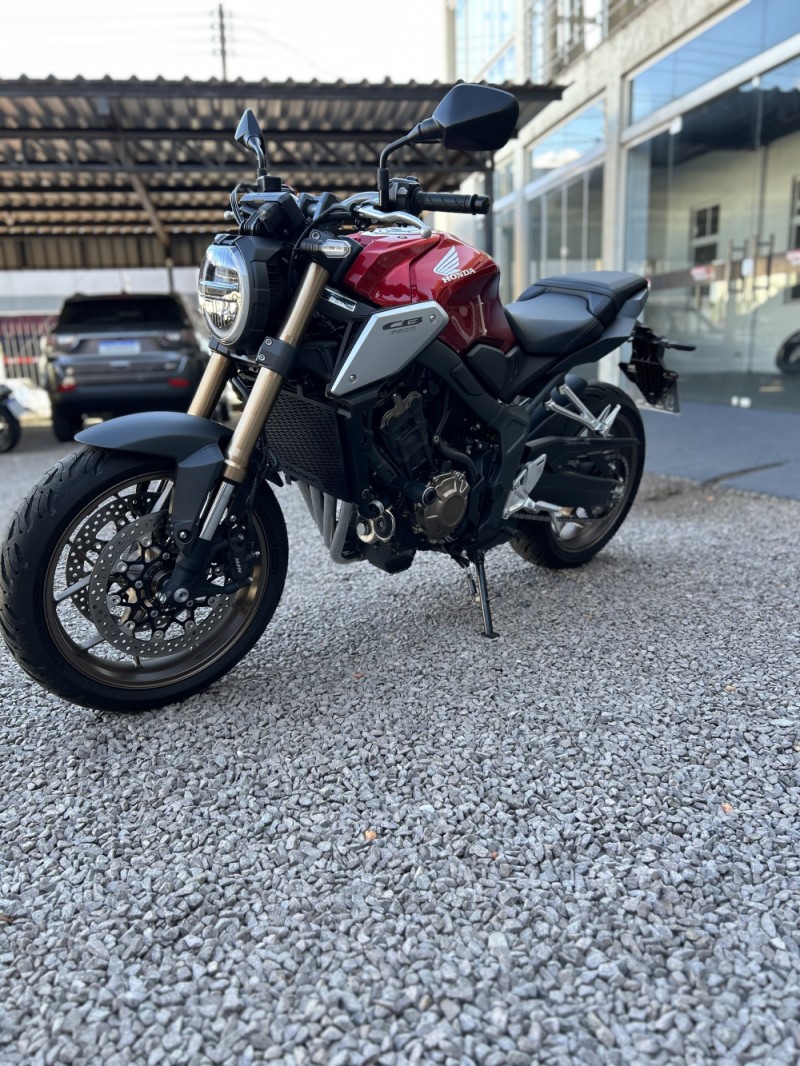 CB 650R  - 2022 - CARAZINHO