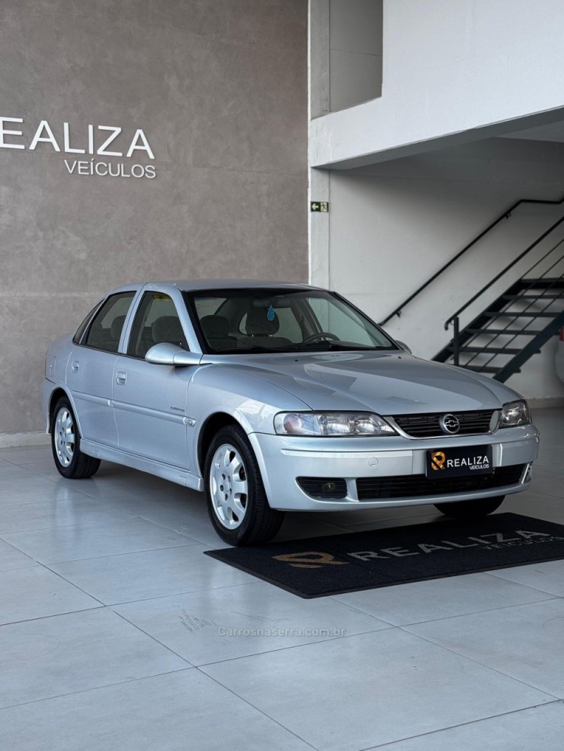 VECTRA 2.0 MPFI ELEGANCE 8V FLEX 4P MANUAL - 2005 - SANTA CRUZ DO SUL