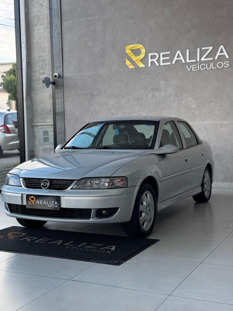 VECTRA 2.0 MPFI ELEGANCE 8V FLEX 4P MANUAL - 2005 - SANTA CRUZ DO SUL