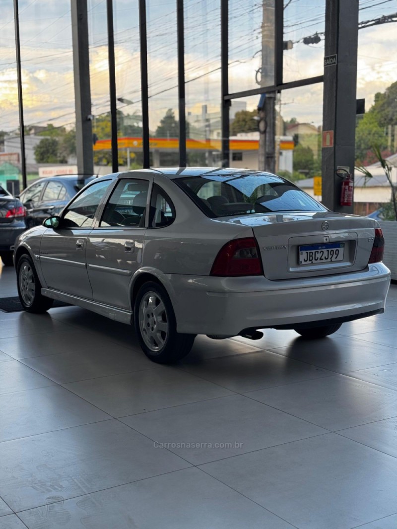 VECTRA 2.0 MPFI ELEGANCE 8V FLEX 4P MANUAL - 2005 - SANTA CRUZ DO SUL