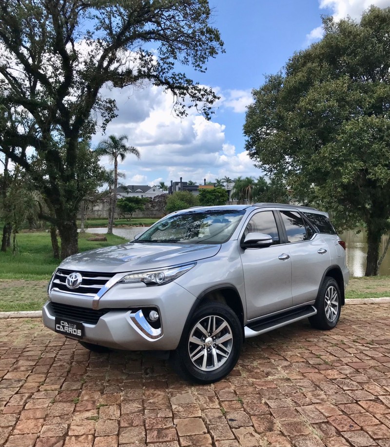 HILUX SW4 2.8 SRX 4X4 16V TURBO INTERCOOLER DIESEL 4P AUTOMÁTICO - 2017 - LAJEADO