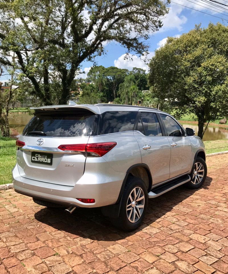 HILUX SW4 2.8 SRX 4X4 16V TURBO INTERCOOLER DIESEL 4P AUTOMÁTICO - 2017 - LAJEADO