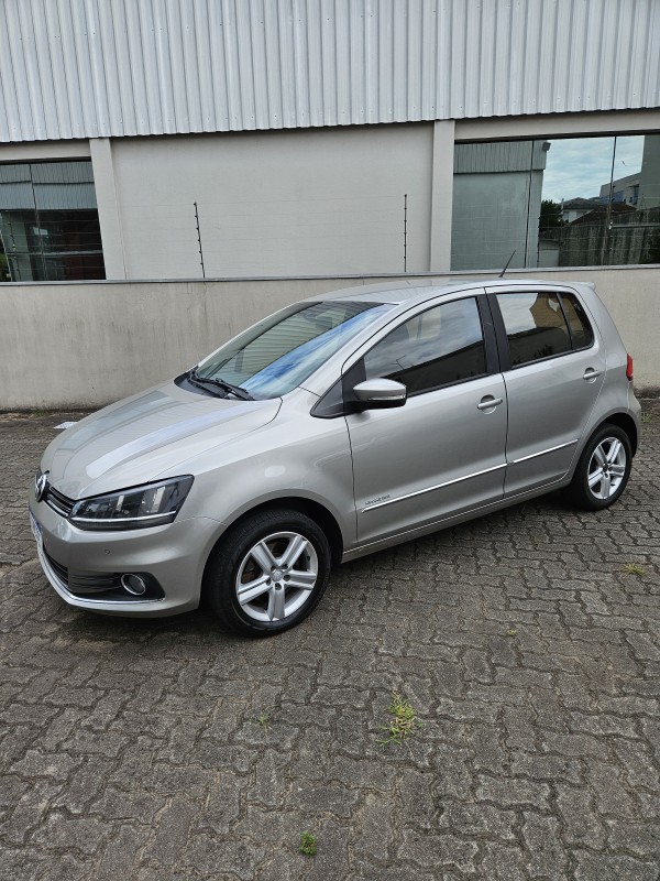 FOX 1.6 MI HIGHLINE 8V FLEX 4P AUTOMATIZADO - 2015 - FARROUPILHA