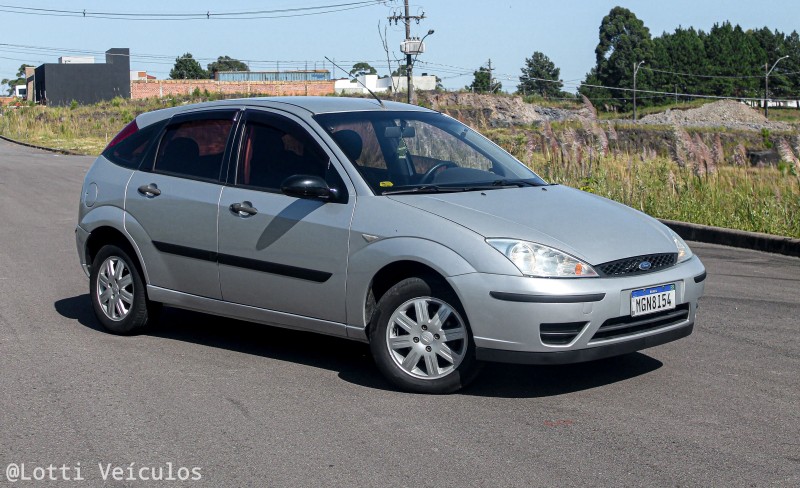 FOCUS 1.6 GLX 8V FLEX 4P MANUAL - 2009 - FARROUPILHA