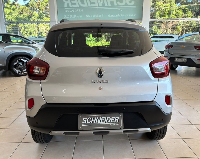 KWID 1.0 12V OUTSIDER FLEX 4P MANUAL - 2023 - NOVA PETRóPOLIS