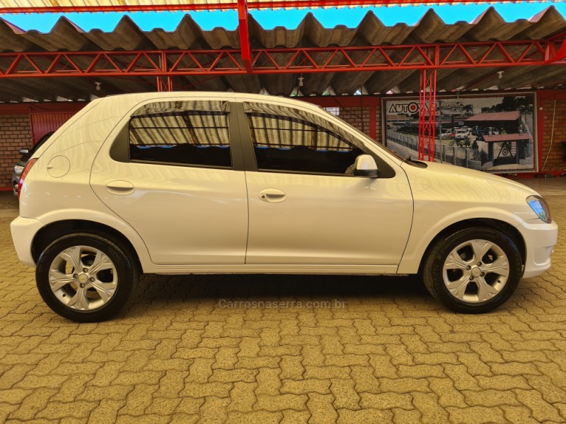 CELTA 1.0 MPFI LT 8V FLEX 4P MANUAL - 2014 - SAPIRANGA