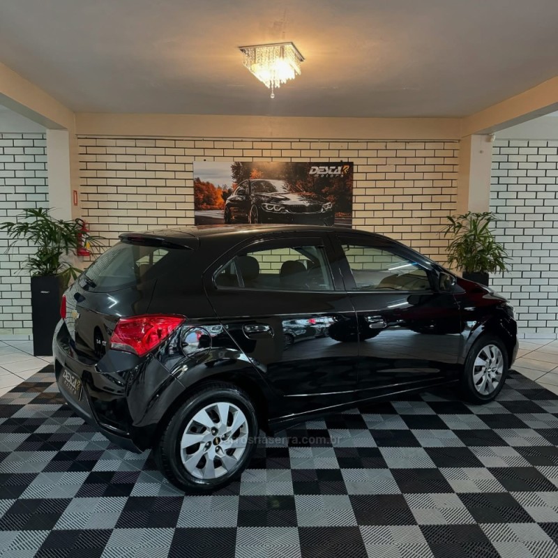 ONIX 1.4 MPFI LT 8V FLEX 4P MANUAL - 2018 - NOVO HAMBURGO