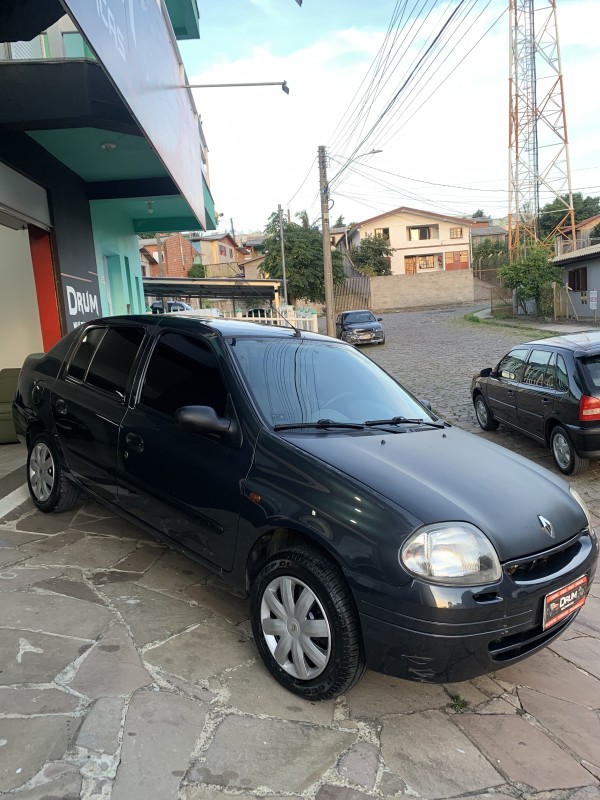 CLIO 1.0 RN SEDAN 16V GASOLINA 4P MANUAL - 2003 - CAXIAS DO SUL