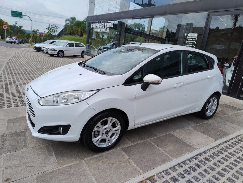 FIESTA 1.5 SE HATCH 16V FLEX 4P MANUAL