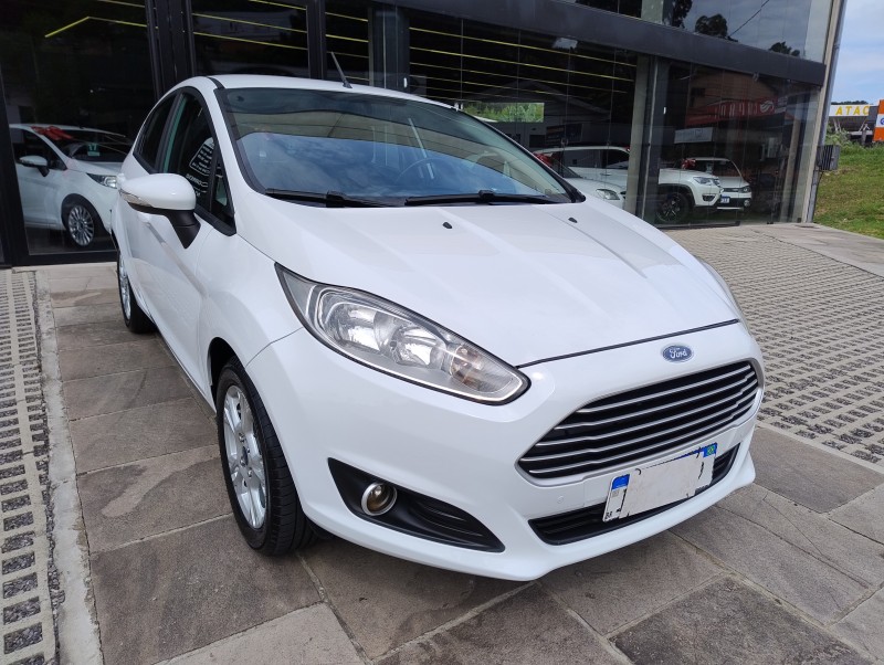 FIESTA 1.5 SE HATCH 16V FLEX 4P MANUAL - 2014 - CAXIAS DO SUL