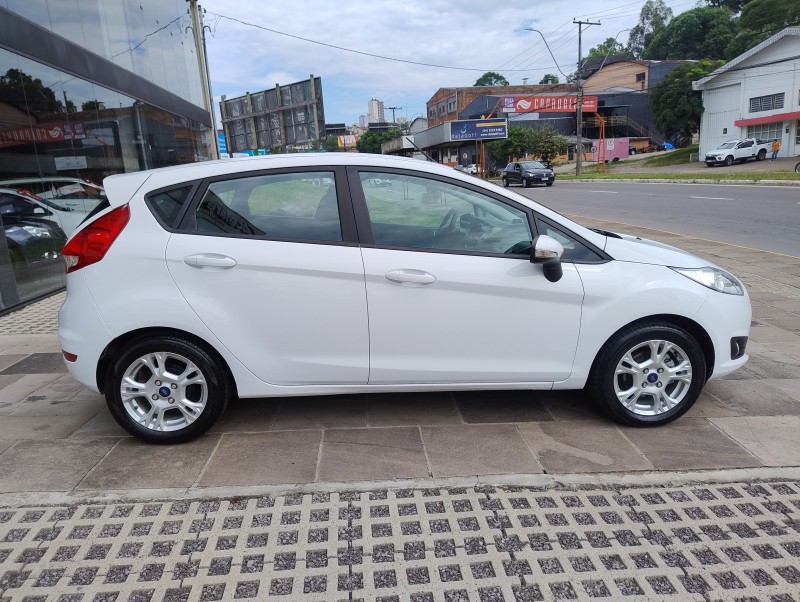 FIESTA 1.5 SE HATCH 16V FLEX 4P MANUAL - 2014 - CAXIAS DO SUL