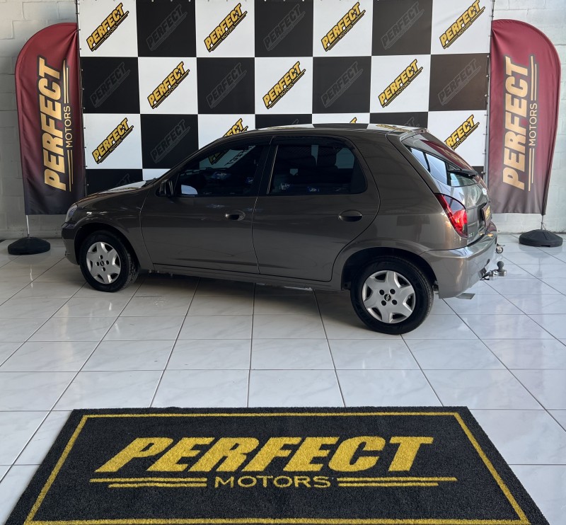 CELTA 1.0 MPFI LT 8V FLEX 4P MANUAL - 2014 - PORTãO