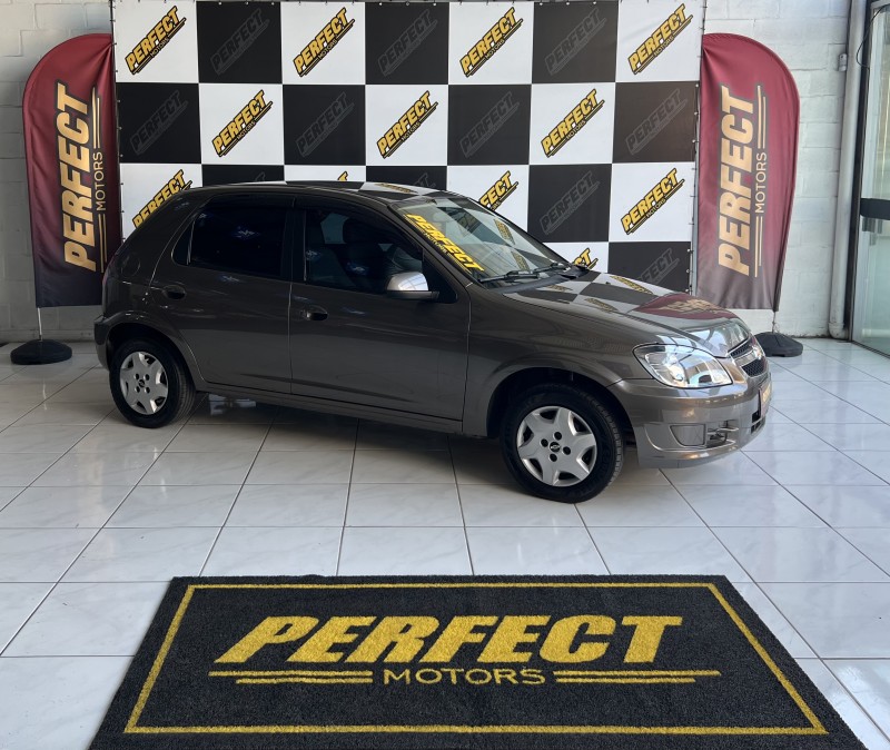 CELTA 1.0 MPFI LT 8V FLEX 4P MANUAL - 2014 - PORTãO