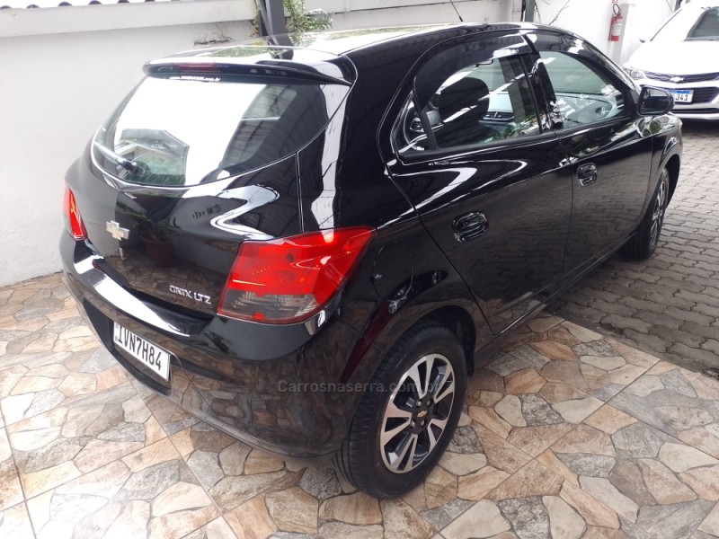 ONIX 1.4 MPFI LTZ 8V FLEX 4P MANUAL - 2015 - CAXIAS DO SUL