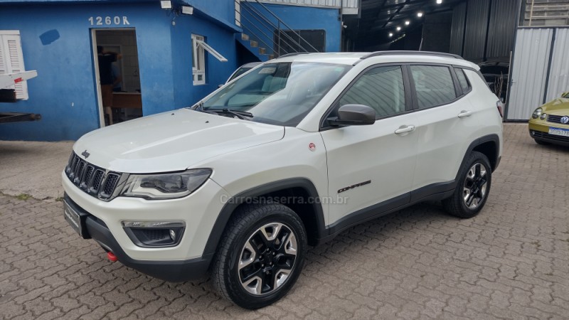 COMPASS 2.0 16V DIESEL TRAILHAWK 4X4 AUTOMÁTICO