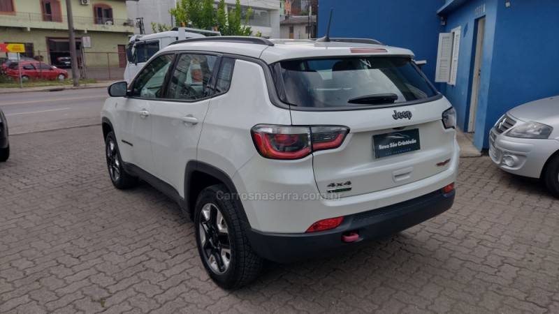 COMPASS 2.0 16V DIESEL TRAILHAWK 4X4 AUTOMÁTICO - 2018 - CAXIAS DO SUL