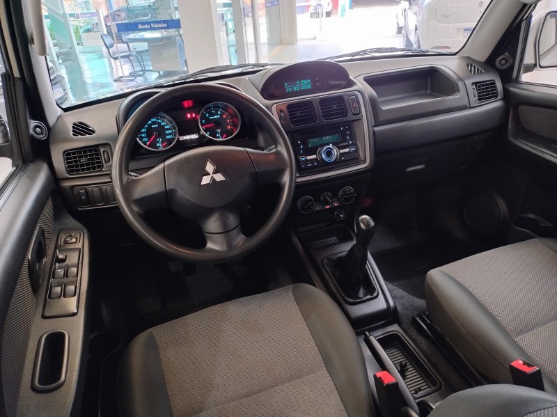 PAJERO TR4 2.0 4X2 16V 140CV FLEX 4P MANUAL - 2014 - BENTO GONçALVES