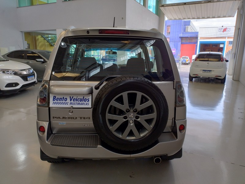 PAJERO TR4 2.0 4X2 16V 140CV FLEX 4P MANUAL - 2014 - BENTO GONçALVES