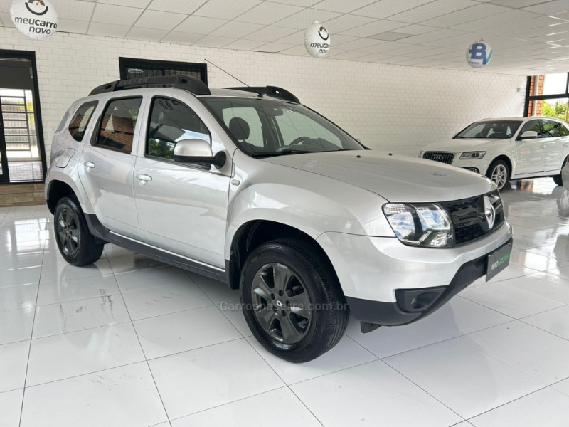 DUSTER 1.6 EXPRESSION 4X2 16V FLEX 4P MANUAL - 2017 - IGREJINHA