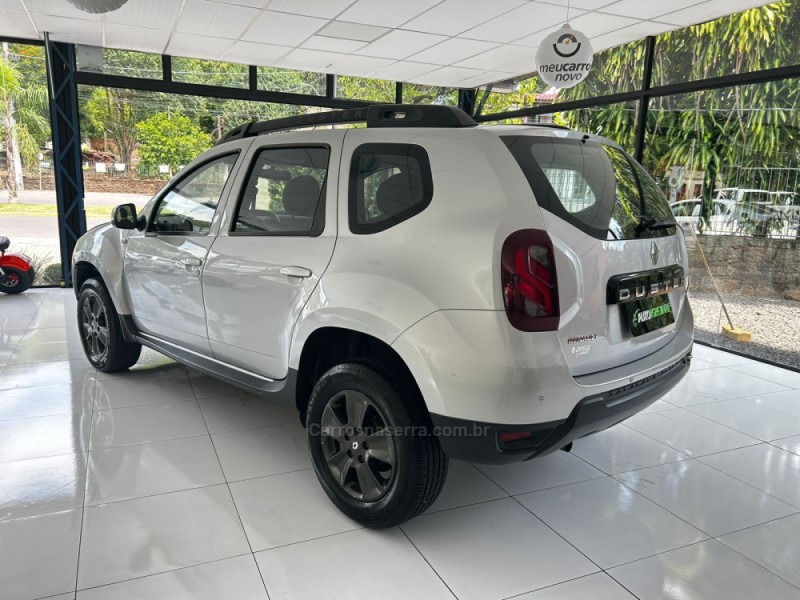 DUSTER 1.6 EXPRESSION 4X2 16V FLEX 4P MANUAL - 2017 - IGREJINHA