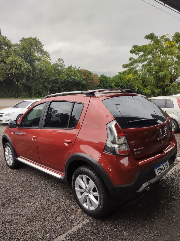 SANDERO 1.6 STEPWAY 8V FLEX 4P MANUAL - 2014 - VALE REAL