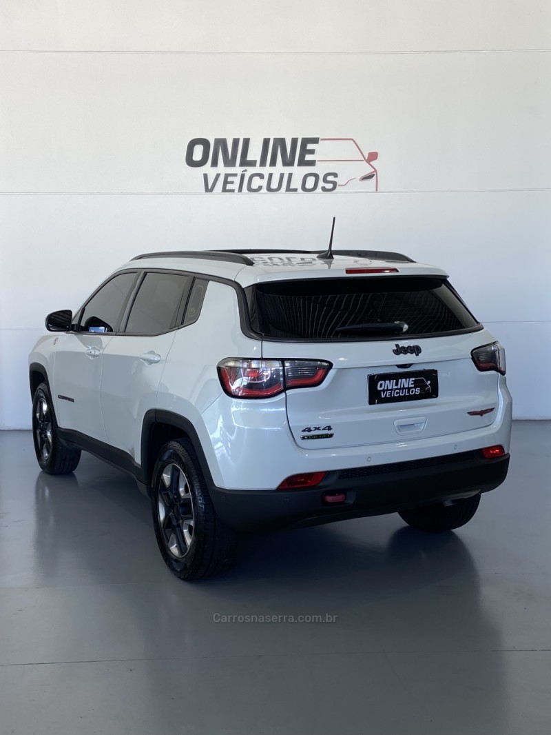 COMPASS 2.0 16V DIESEL TRAILHAWK 4X4 AUTOMÁTICO - 2018 - FARROUPILHA