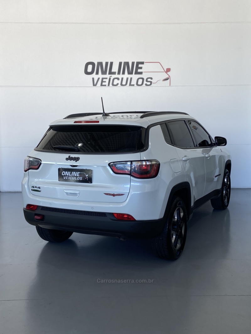 COMPASS 2.0 16V DIESEL TRAILHAWK 4X4 AUTOMÁTICO - 2018 - FARROUPILHA