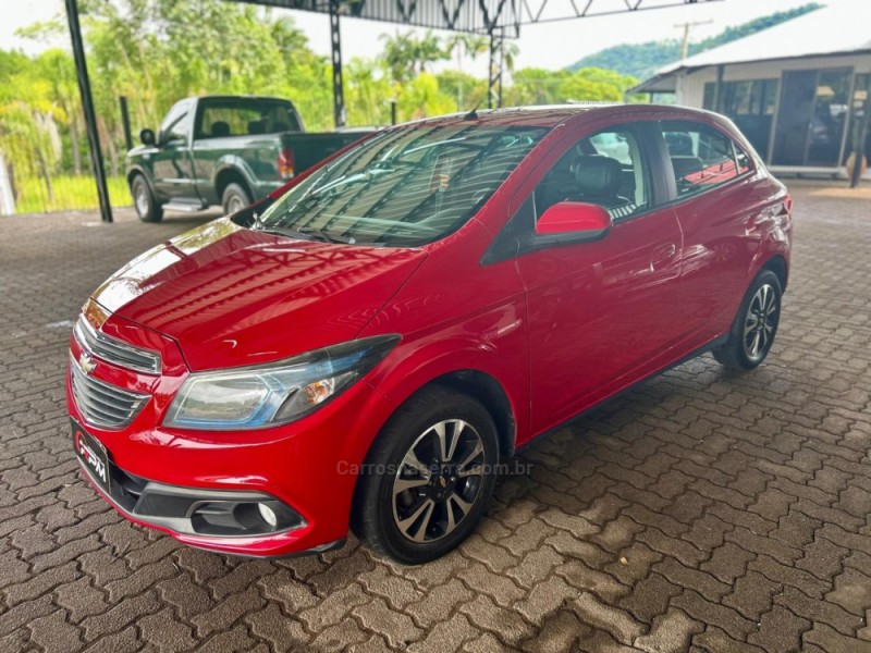 ONIX 1.4 MPFI LTZ 8V FLEX 4P MANUAL - 2014 - SãO SEBASTIãO DO CAí