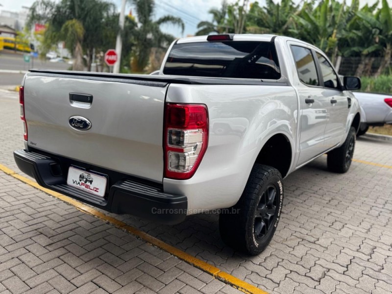 RANGER 2.5 XLS 4X2 CD 16V FLEX 4P MANUAL - 2017 - FELIZ