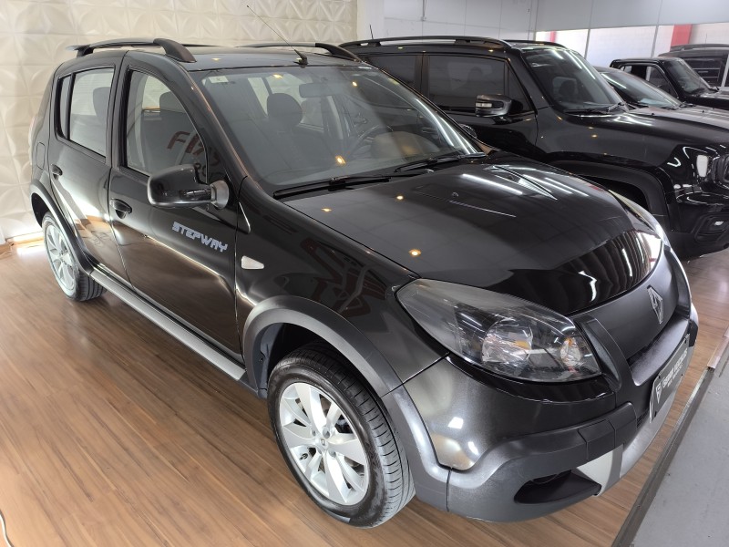 SANDERO 1.6 STEPWAY 8V FLEX 4P MANUAL - 2014 - CAXIAS DO SUL