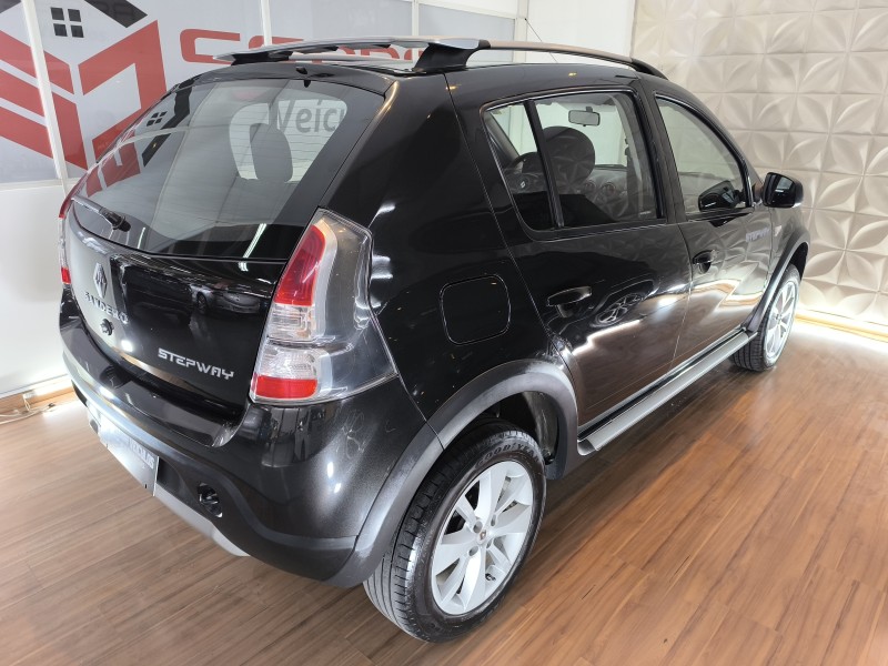 SANDERO 1.6 STEPWAY 8V FLEX 4P MANUAL - 2014 - CAXIAS DO SUL