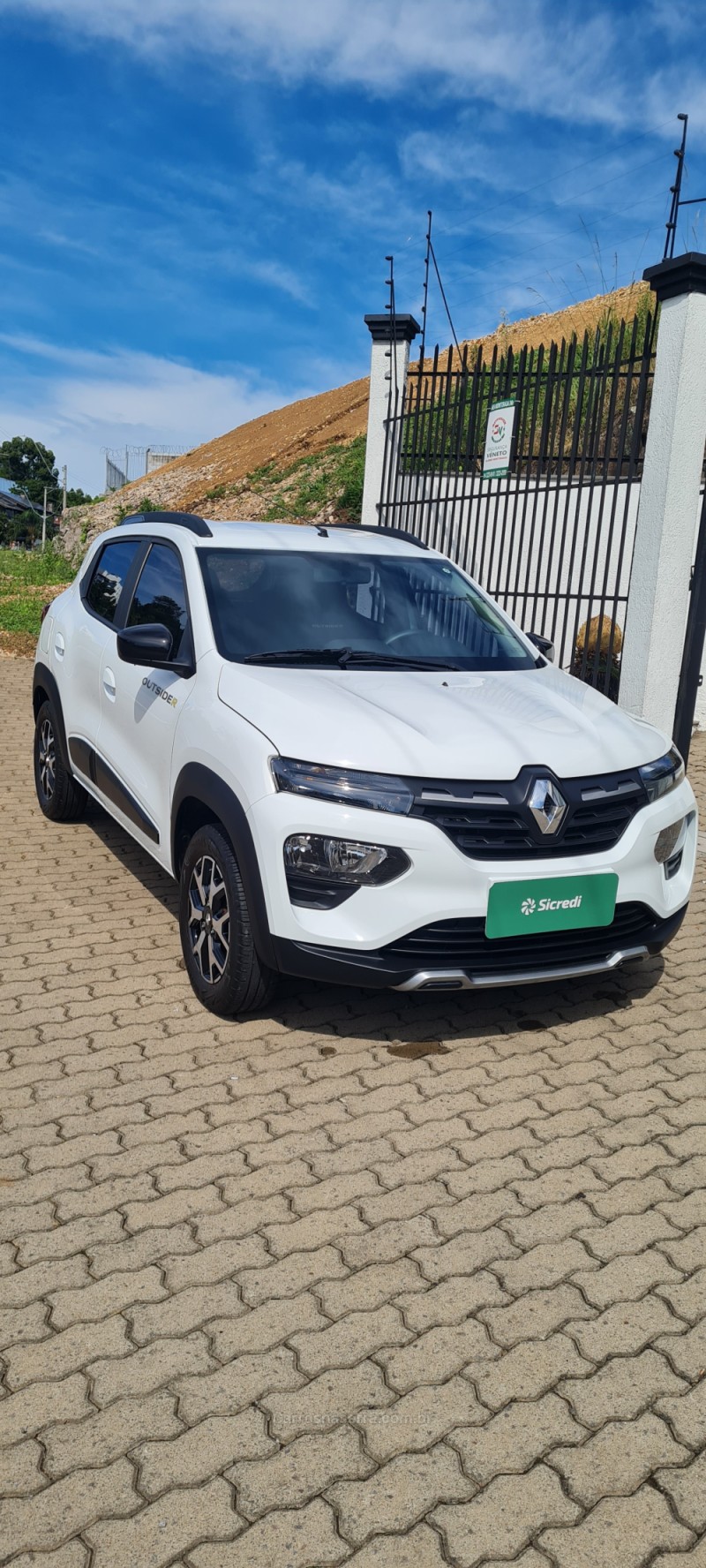 KWID 1.0 12V OUTSIDER FLEX 4P MANUAL - 2023 - CAXIAS DO SUL