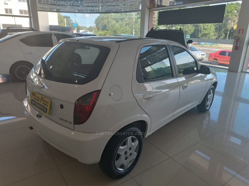 CELTA 1.0 MPFI LT 8V FLEX 4P MANUAL - 2014 - NOVA PETRóPOLIS