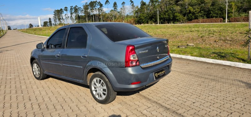 LOGAN 1.0 EXPRESSION 12V FLEX 4P MANUAL - 2011 - IVOTI