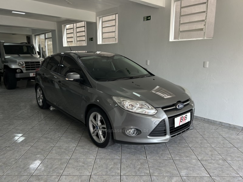 FOCUS 2.0 SE HATCH 16V FLEX 4P AUTO - 2015 - NOVA PRATA