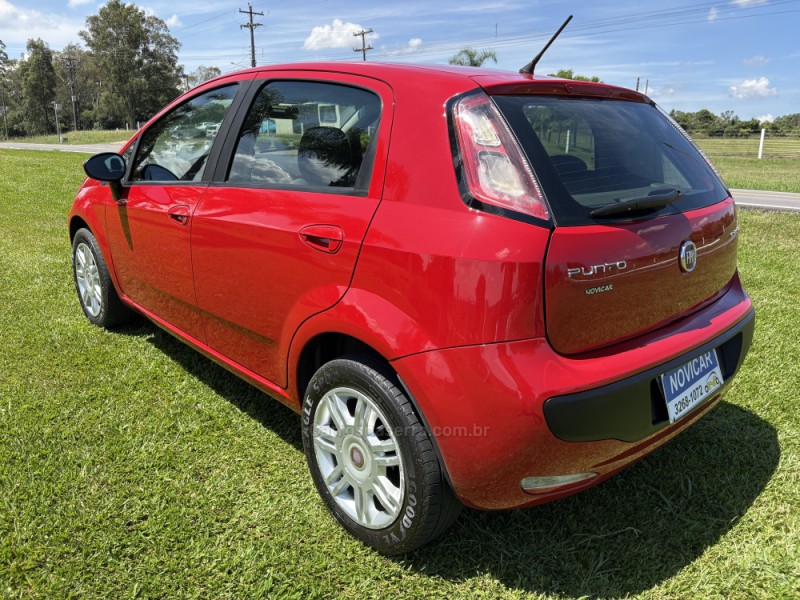 PUNTO 1.4 ATTRACTIVE 8V FLEX 4P MANUAL - 2013 - FARROUPILHA