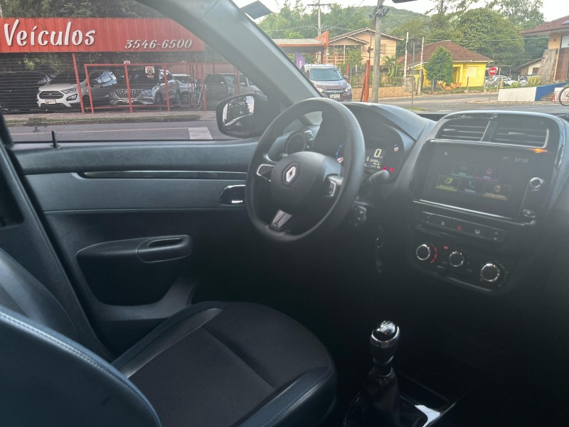 KWID 1.0 12V SCE FLEX INTENSE MANUAL - 2023 - TRêS COROAS