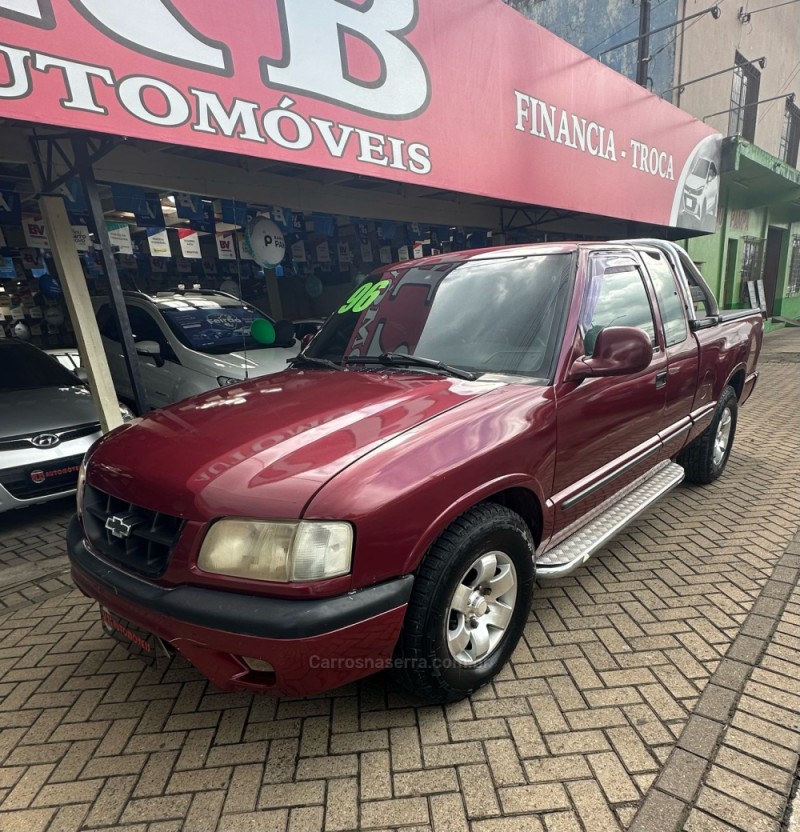 S10 2.2 MPFI DLX 4X2 CE 8V GASOLINA 2P MANUAL - 1996 - PAROBé