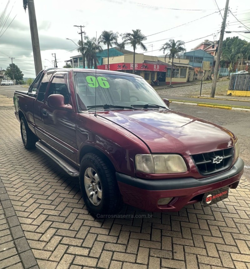 S10 2.2 MPFI DLX 4X2 CE 8V GASOLINA 2P MANUAL - 1996 - PAROBé